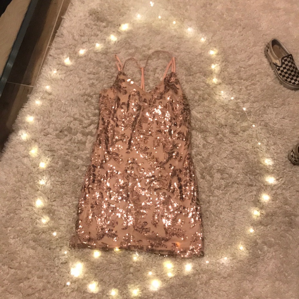 Salmon/peach sequins dress (can fit XS and S)